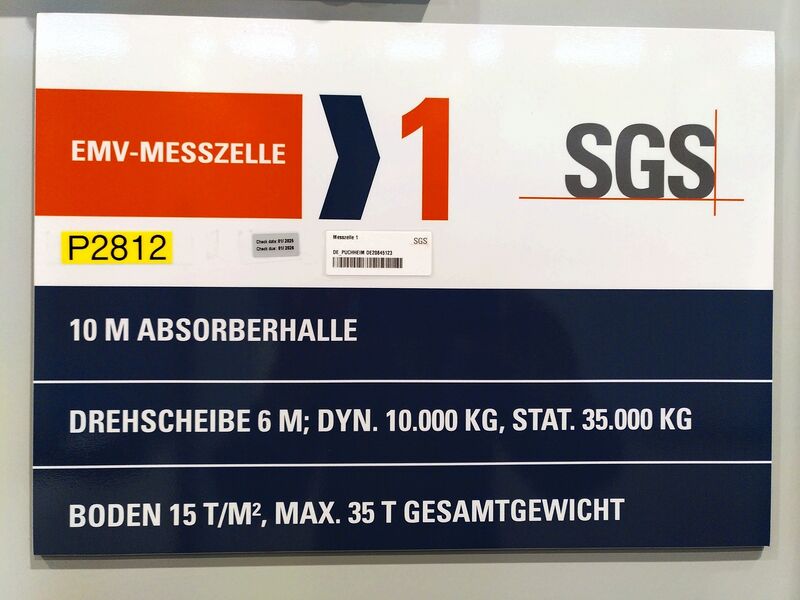 Datei:Small Hallenschild.jpg