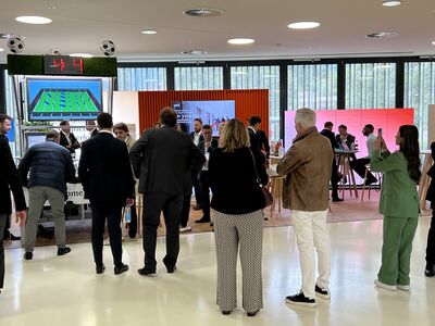 Messestand voll